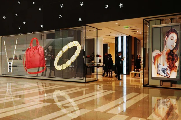 Transparent nga LED Screen kumpara sa Tradisyonal nga LED Display